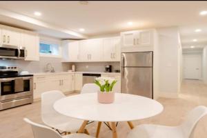 2BR Suite Close to Transit - Great for FIFA Vancouver Apartments, Burnaby