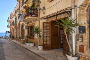 Cozy Apartment In With Wifi, Trappeto