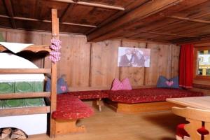 Kreuzlauhof Guest house, Mayrhofen