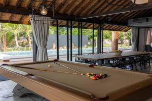 Kalamari Luxury Beach Front Villa, Ban Bang Po