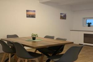 Lichtdurchflutetes City-Apartment im Herzen der Stadt, Neumunster
