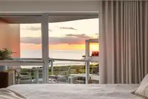 Ocean View Retreat Azure Beachfront Bliss Apartments, Gold Coast