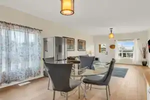 Sunshine Villa Closest BNB to Falls Hot Tub Oasis, Niagara Falls