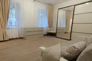 Apartamenty tsentr vozle Sobornoy ploshchadi, Odessa