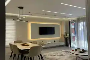 Bashllari's Apartment -10 min walk to Center, Corce