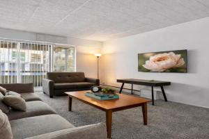 Lux Stay Minutes to Big House U of M Campus and UM Hospital Free Parking, Ann Arbor
