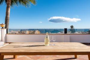Lovely Sea view Villa with only 7 minutes walk to the Beach, Fuengirola