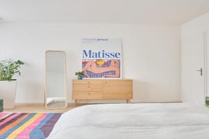 Central rooftop apartment with city view, Basel