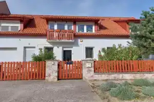 Virágos Lakás Apartments, Gyor