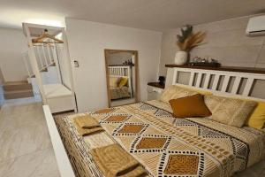 Casuccia Theatre Apartment by Doors Valletta, Sliema