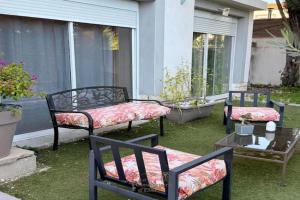 Appartement familial 4 personnes avec piscine & parking Apartments, Arles