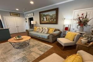 Stylish 1BR 2 Beds Near VSU SGMC Wild Adveture Apartments, Valdosta