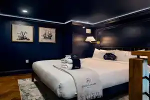 The Highliner Hotel, Gloucester
