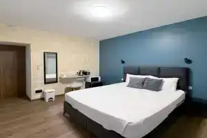 Mini Studios in Central, Victoria