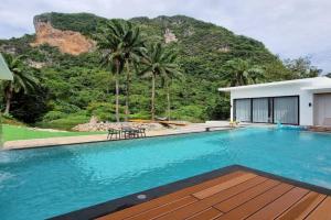 Red Cheek Mountain Villa, Ao Nam Mao