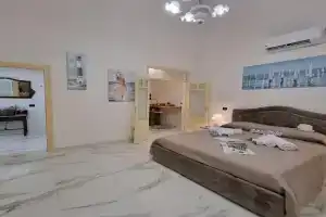 Donna Lidia by Holiday World Apartments, Carini