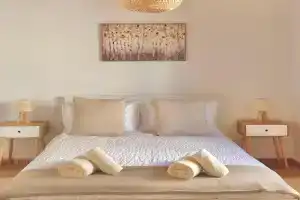 Charming 1-BR Stay Near City Centre, Marina and Beaches - Perfect for Couples, Business or Solo Travellers Apartments, Limassol