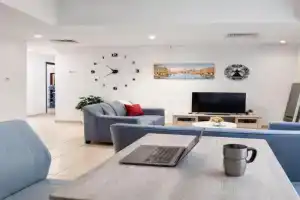 Dubai Beach Living JBR Hostel, Dubai