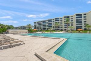 Gulf and Bay Club- C101 Apartments, Siesta Key