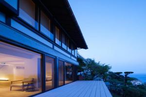 Poka Villa Matsushioen 松汐苑 熱海, Atami