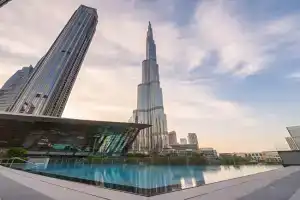 Luxury Grande Signature Apartment in Downtown Steps to Mall and Burj Khalifa with Stunning Pool View by La Brisa, Dubai