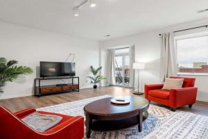 Spacious 3BR Urban Getaway w Gym Guest house, Chicago