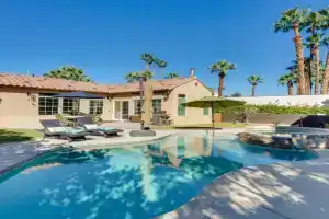 Walk to Dtwn! Chic Desert Oasis Guest house, Palm Springs