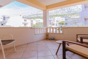 Cozy Apartment In With House Sea View, Tice