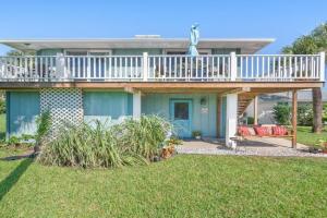 Seashell House 4BR Family & Pet Friendly Beach Home, Saint Augustine Beach