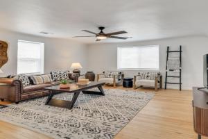 Stylish Southwest Adobe Home in Old Town ABQ Guest house, Albuquerque