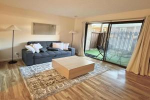 Near Lake, Golf and Tennis - Condo Apartments, Reno