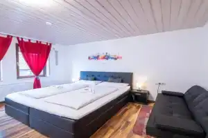 Ruby Rose - Business & Family Apartment, Filderstadt