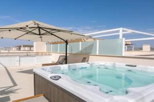Rooftop Terrace, Private Jacuzzi, Heated Pool Apartments, Torrevieja