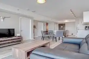 Corporate Stays Wellington 1 Bedroom W Den, Ottawa