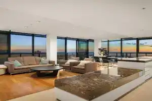 Skyline Penthouse 3BR 2BA Free Parking Near Crown, Melbourne