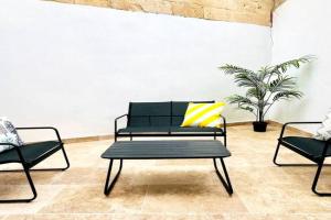 BackYard Studio 1, St Julians