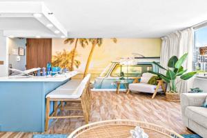 Luxury Waikīkī Condo - 1BR King Suite, Full Kitchen, Rooftop Pool, 700ft to Beach l Sea La Vie Apart-hotel, Honolulu