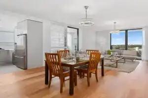 Central Home with Balcony Escape Guest house, Sydney