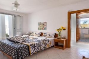 Coastal Chic Rooftop Vista Mare Guest house, San Foca