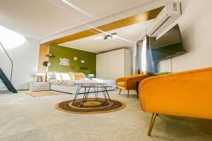 Sunny Studio Penthouse in Gzira, St Julians