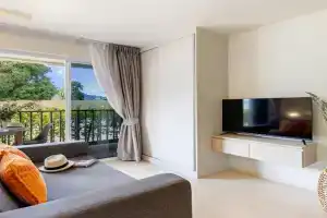 The Terraza Studio Apartment A104, Ban Lamai