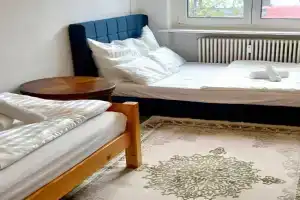 Tripplezimmer mit Garten, Kicker und Grill Guest house, Berlin