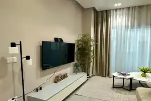 Bina's Apartment, Golem