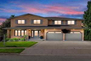 1-Bedroom 1Bathroom Entire Unit closer to Fairview Mall & Waterloo Airport, Kitchener