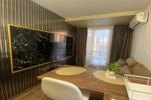 Beautiful 2BD Apartment with Large Terrace and Free Parking, Plovdiv