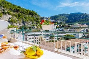 Santa Tecla Flats Apartments, Minori