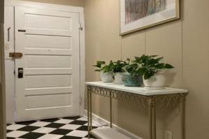 Bright 1BR Hideaway Close to UL Apartments, Lafayette