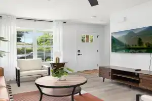 Stylish Queen City Getaway in Camp North End, Charlotte