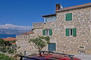 Apartments with parking space, Brac - 11582, Postira