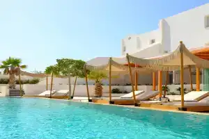Safrani Suites, Karterados